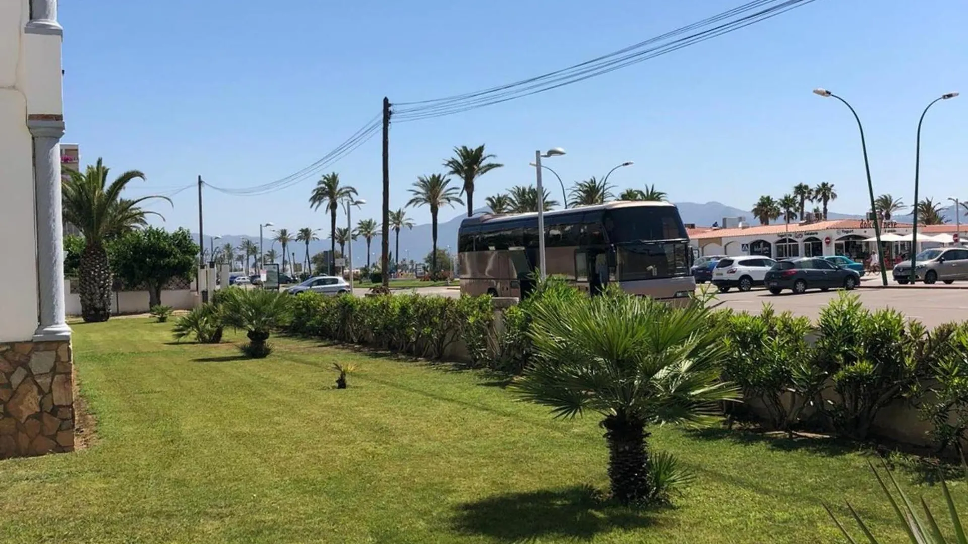 Vista Bahia 9 - Apartamento En Primera Linea De Mar A Pocos Metros Del Centro De Empuriabrava Con Aparcamiento. - Es-228-180