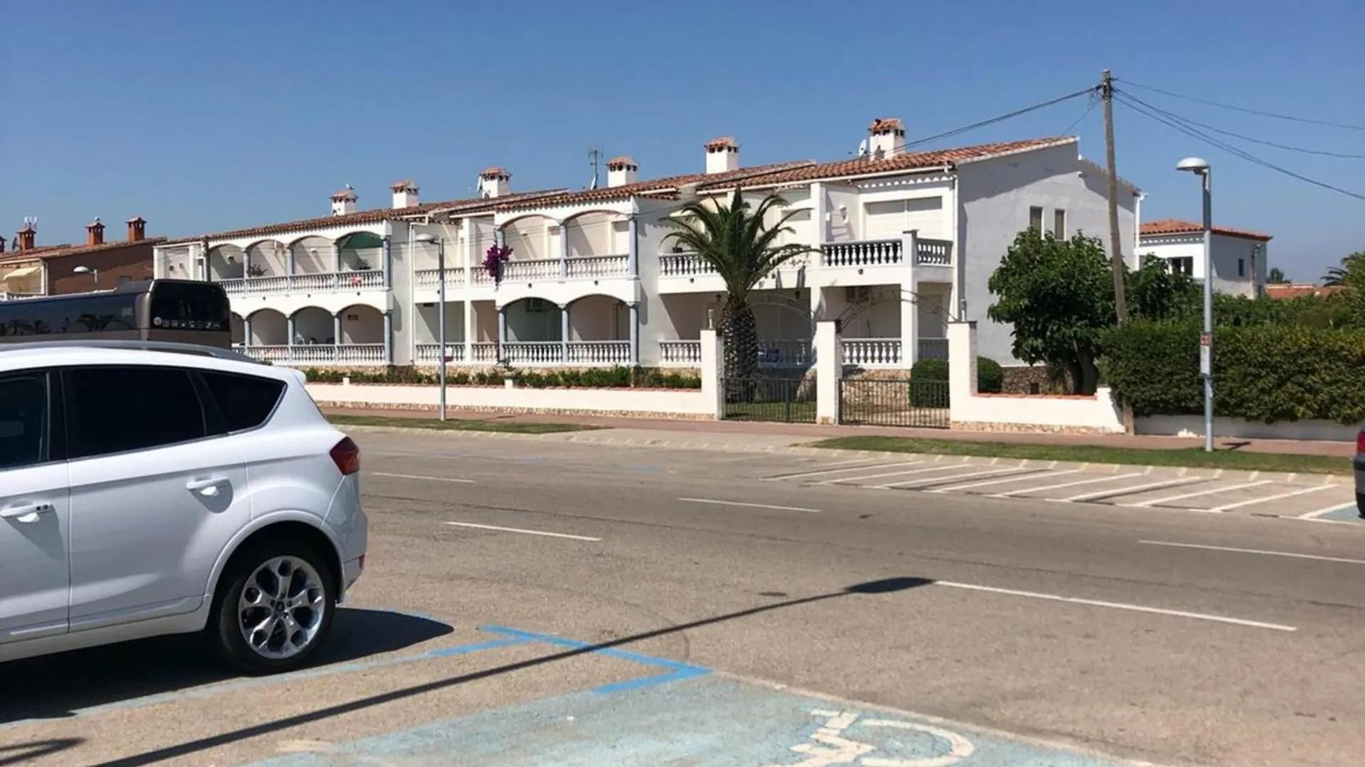 Vista Bahia 9 - Apartamento En Primera Linea De Mar A Pocos Metros Del Centro De Empuriabrava Con Aparcamiento. - Es-228-180 Apartment